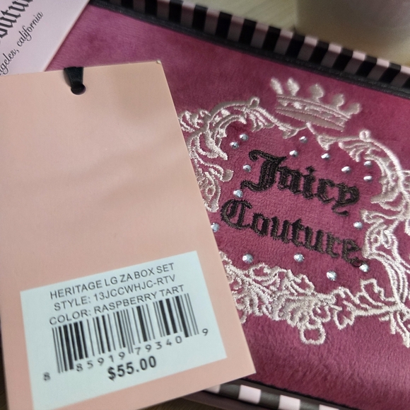 Juicy Couture Exclusive Heritage Large Velour Zip Wallet in Raspberry - Picture 3 of 7